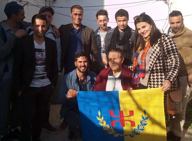 Une délégation du MAK-Anavad a rendu visite à Mohand-Larvi Tayeb, en convalescence
