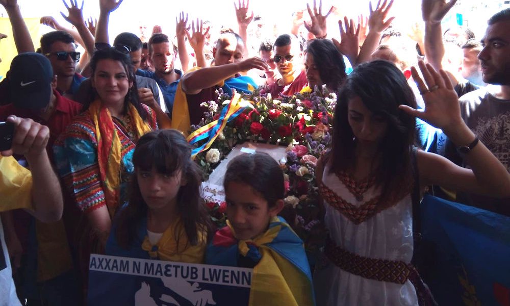 Le peuple kabyle a rendu un vibrant hommage à Lounes Matoub hier à Taourirt Moussa