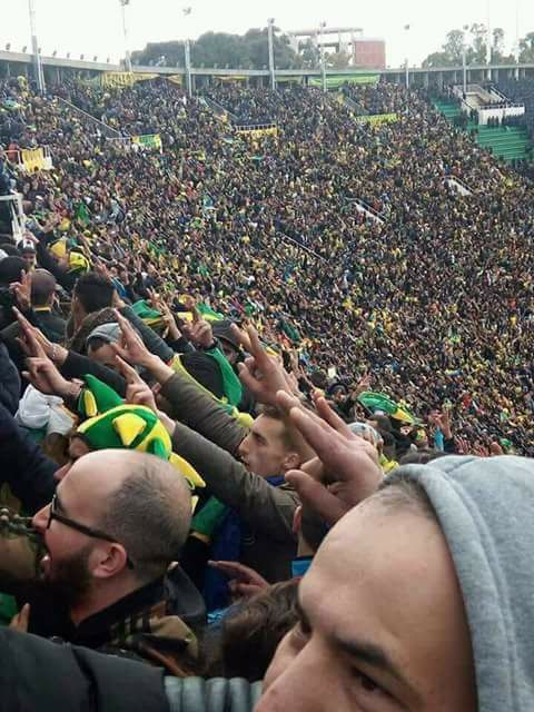 Pourquoi les supporters de la JS Kabylie tournent-ils le dos à l’hymne algérien ?