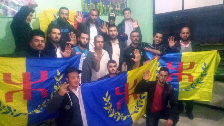 Burğ Bū Arrīriğ : Installation de la section MAK du village Azru