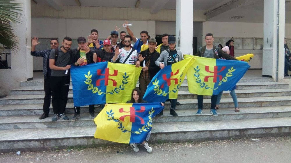 Vgayet : Distribution de milliers de tracts sur la viabilité du futur Etat kabyle