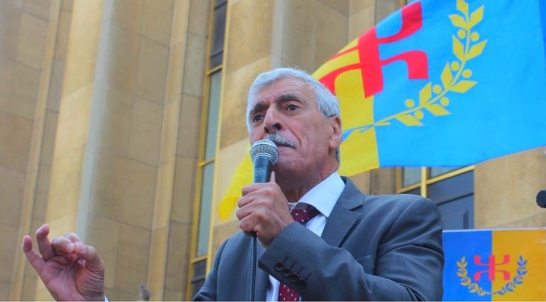 Ferhat Mehenni, l’invité surprise aux procès des détenus du drapeau amazigh