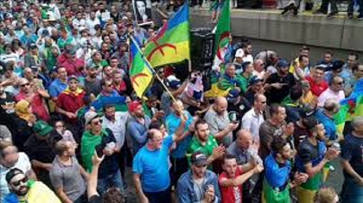 L’ART DE COURIR DERRIÈRE UN MIRAGE