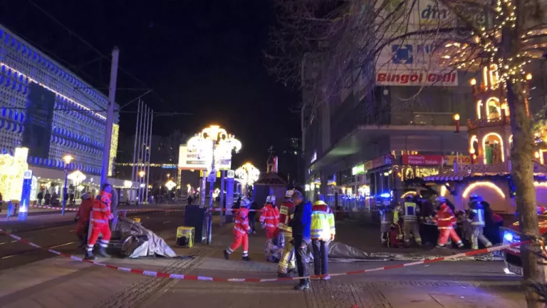 Attentat terroriste en Allemagne : une voiture fonce dans la foule sur un marché de Noël