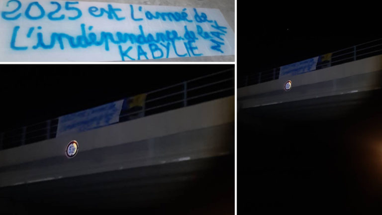 Yennayer 2975 : des militants d’Imceddalen brandissent une banderole et un drapeau proclamant l’indépendance de la Kabylie