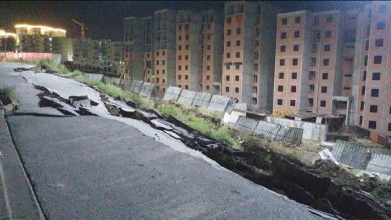 Draâ El Mizan et les effondrements en série en Kabylie : une urbanisation forcée au service d’une stratégie de destruction (Contribution)