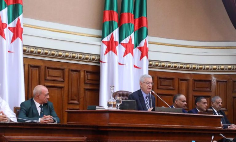 Soutien au droit kabyle à l’autodétermination : le Sénat français provoque la colère d’Alger