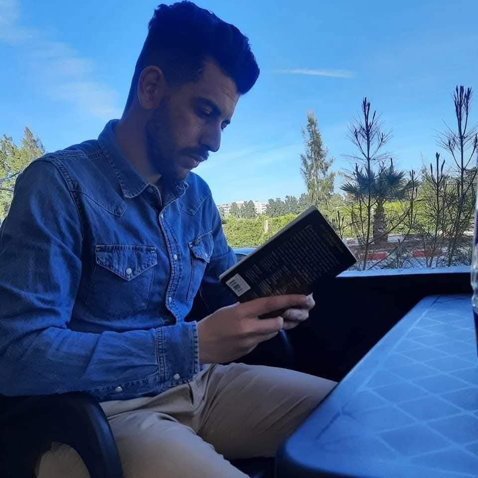 Dans l’ombre des barreaux, la lumière de la connaissance : Ghilas Benkerrou, symbole de courage et de résilience