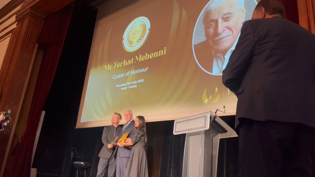 Ferhat Mehenni reçoit le prix “Lifetime Achievement” lors des International Prime Awards 2025 à Paris