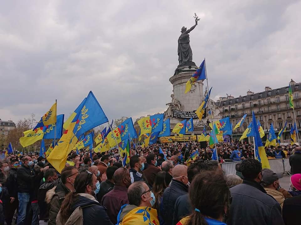 « Le peuple kabyle est debout » – Réflexion autour du dossier du Point sur la Kabylie. Par Raveh Urahmun