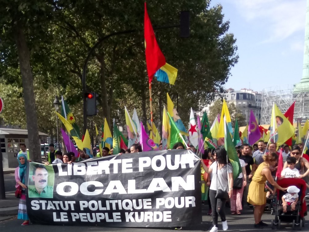 Marche kurde à Paris : La Kabylie présente, en soutien à 