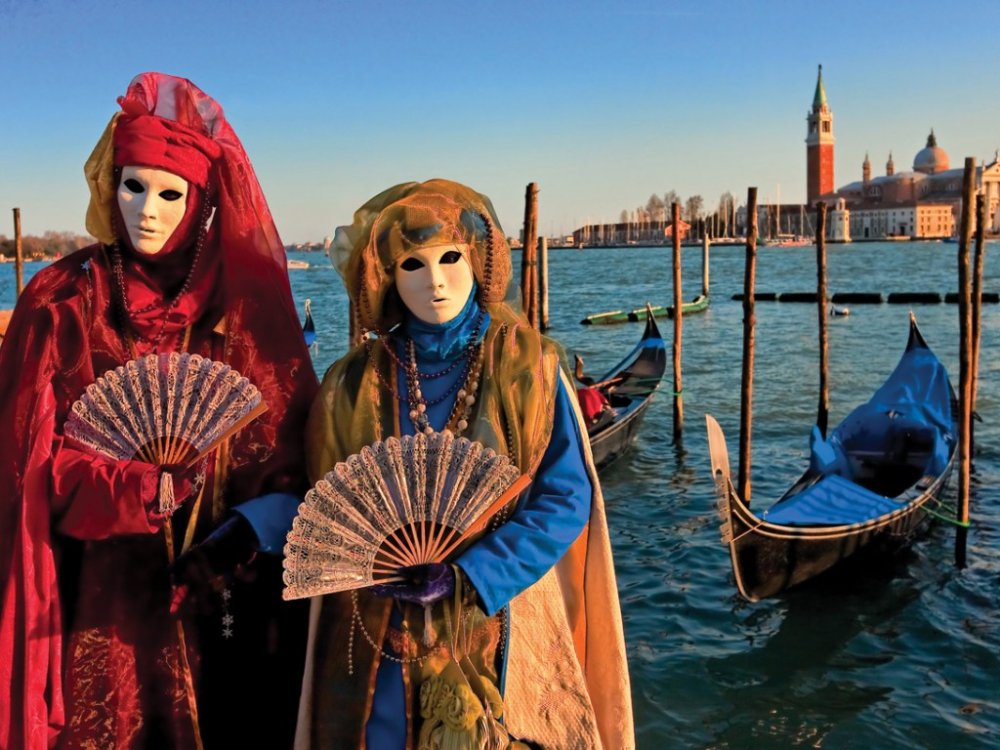 Coup d'envoi du plus célèbre carnaval du monde / Festival de couleur et merveilles à Venise