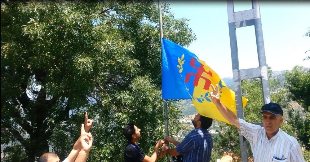 Pour le 14è anniversaire de la création du MAK, 4 villages procèdent au lever du drapeau national kabyle dans l'Arch d'Aqvil