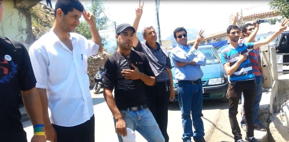 Pour le 14è anniversaire de la création du MAK, 4 villages procèdent au lever du drapeau national kabyle dans l'Arch d'Aqvil