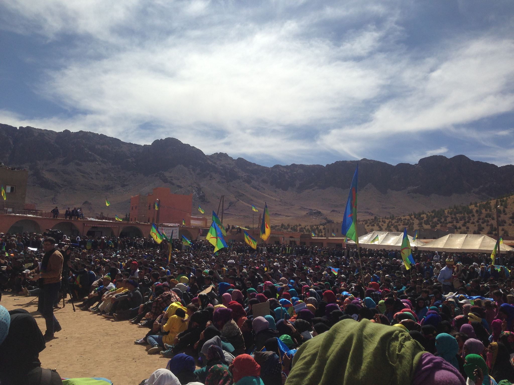 Plus de 15 milles Amazighs rendent hommage au militant amazigh Omar Khalek, le MAK adresse une lettre d'hommage
