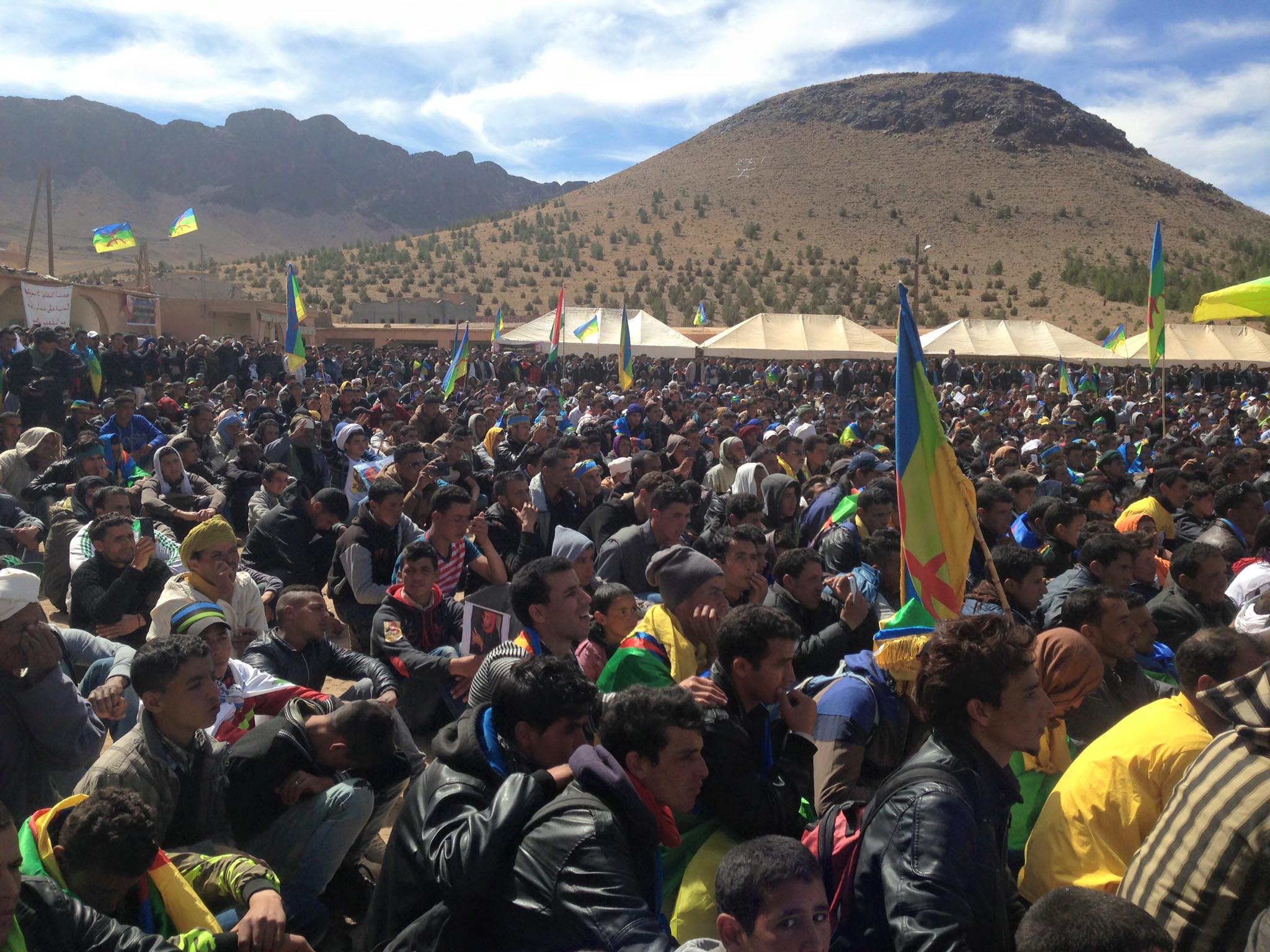 Plus de 15 milles Amazighs rendent hommage au militant amazigh Omar Khalek, le MAK adresse une lettre d'hommage