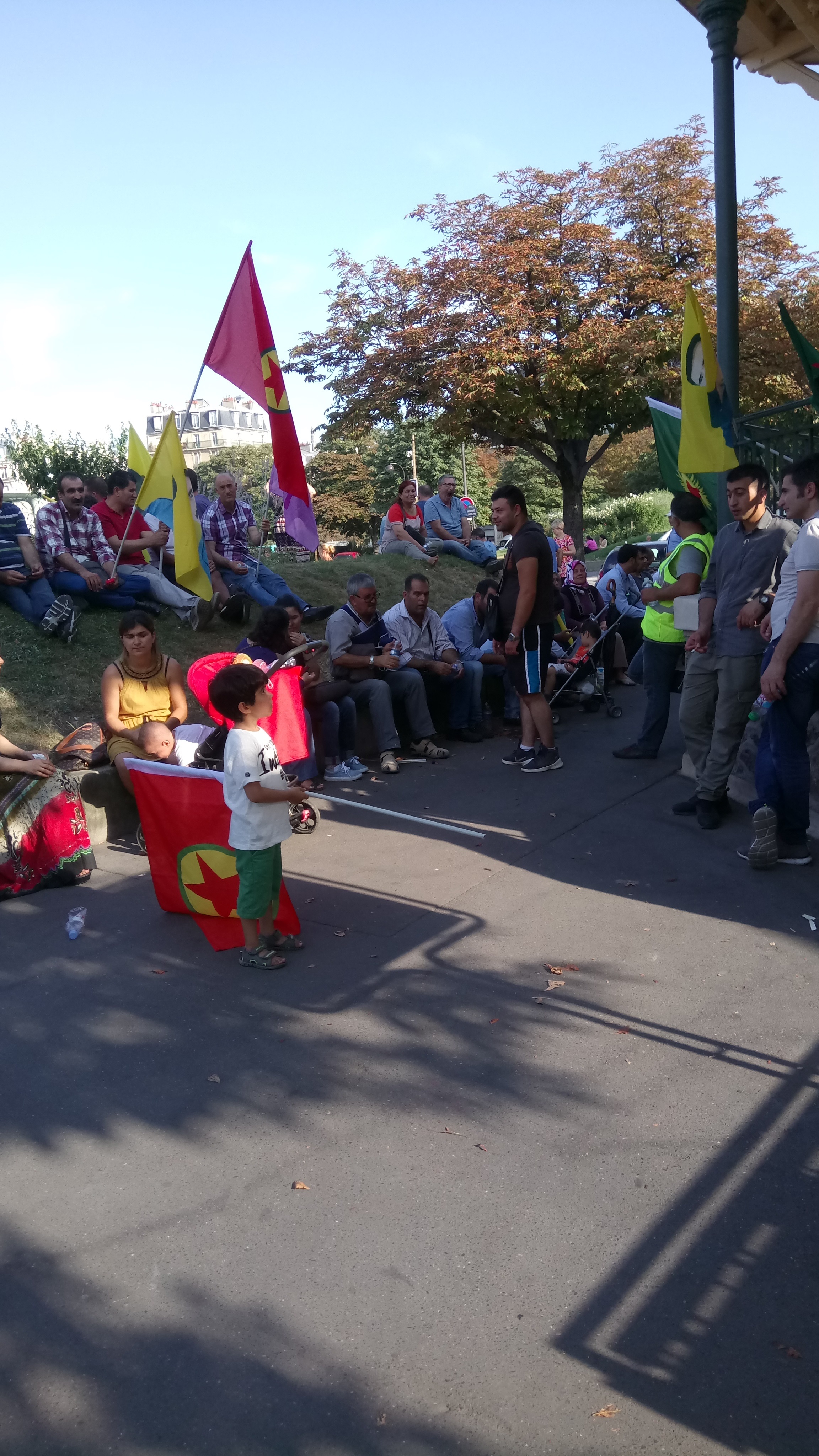 Marche kurde à Paris : La Kabylie présente, en soutien à 