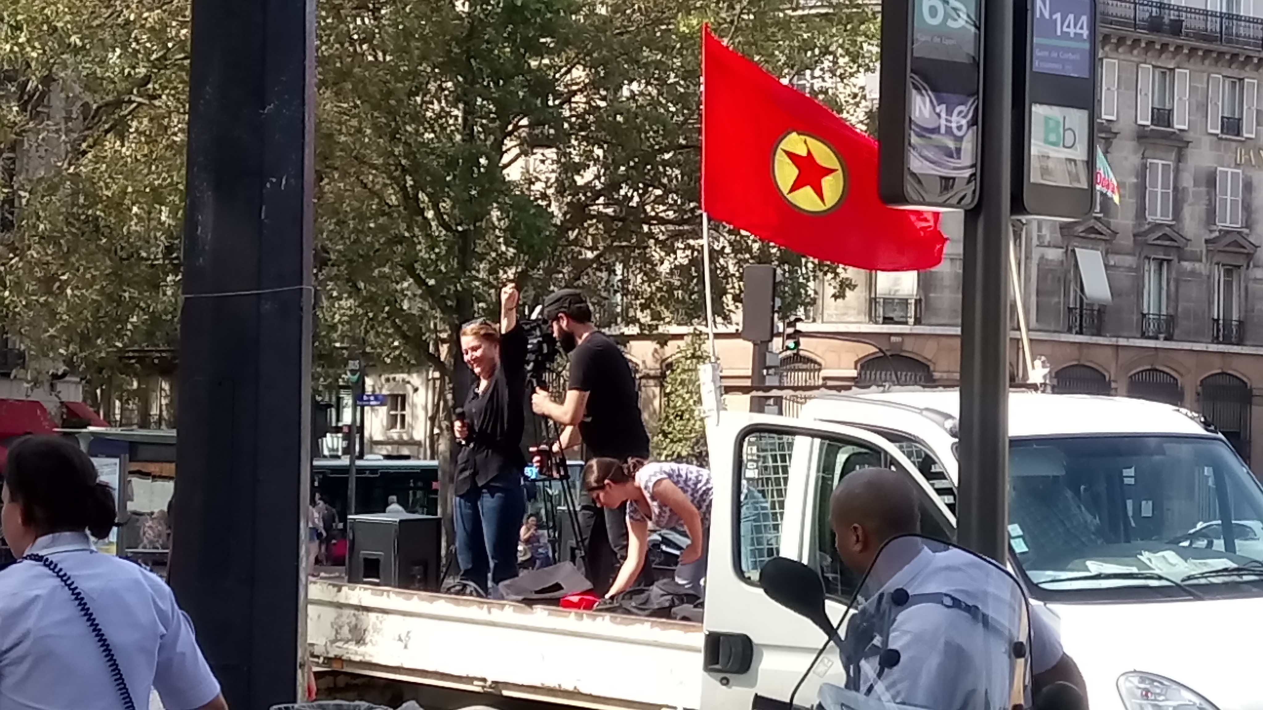 Marche kurde à Paris : La Kabylie présente, en soutien à 