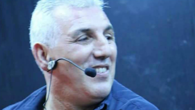 Le comédien Amar Colombo interpellé à l'aéroport d'Alger Le comédien Amar Colombo interpellé à l'aéroport d'Alger