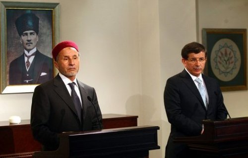 La Turquie appelle au financement des rebelles libyens avec l'argent bloqué de Kadhafi La Turquie appelle au financement des rebelles libyens avec l'argent bloqué de Kadhafi