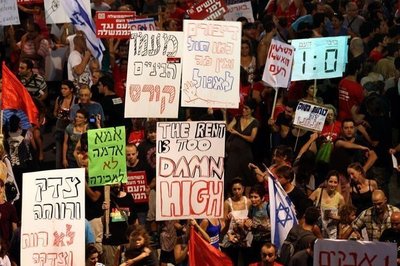La contestation gagne Israël : plus de 100.000 personnes manifestent pour une  La contestation gagne Israël : plus de 100.000 personnes manifestent pour une
