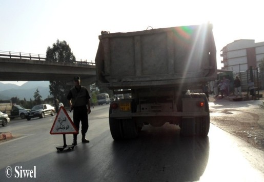 Une heure pour faire 45 Km : la RN 26 devenue un enfer pour les automobilistes à cause des Barrages routiers Une heure pour faire 45 Km : la RN 26 devenue un enfer pour les automobilistes à cause des Barrages routiers