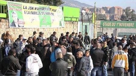 Sit-in jeudi matin des supporters de la JSK pour exiger le départ de Hannachi