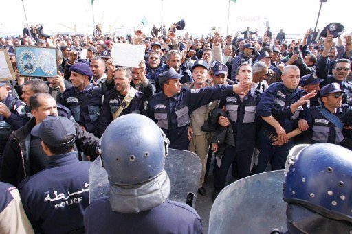 Algérie : les gardes communaux reviennent à la charge Algérie : les gardes communaux reviennent à la charge