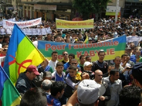 Visite de François Hollande en Algérie : Le MAK prévoit un rassemblement le même jour en Kabylie Visite de François Hollande en Algérie : Le MAK prévoit un rassemblement le même jour en Kabylie