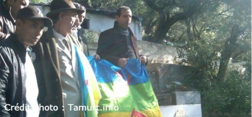 Anniversaire de l'assassinat de Saïd Mekbel : le MAK se recueille sur la tombe du défunt Anniversaire de l'assassinat de Saïd Mekbel : le MAK se recueille sur la tombe du défunt
