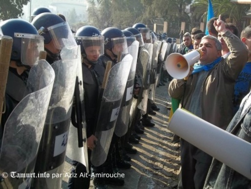 la répression de la marche du MAK est passée sous silence : L'Algérie, la Kabylie, la liberté d'expression et les droits de l'homme 