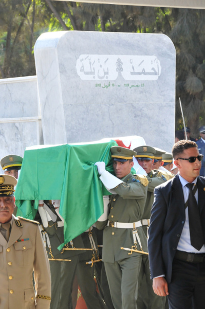 Le cimetière El Alia est en travaux d'embellissement depuis trois jours: Bouteflika serait-il mort ? Le cimetière El Alia est en travaux d'embellissement depuis trois jours: Bouteflika serait-il mort ?