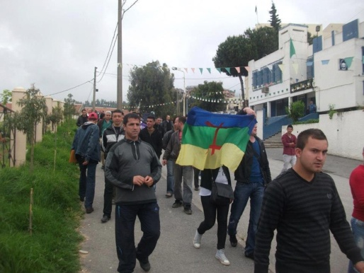 At Zellal: Hamza Massinissa injustement condamné par le tribunal d'Azazga At Zellal: Hamza Massinissa injustement condamné par le tribunal d'Azazga