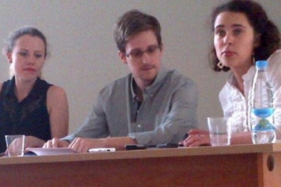 Espionnage : Edward Snowden, ancien consultant de la CIA, demande l'asile politique à la Russie Espionnage : Edward Snowden, ancien consultant de la CIA, demande l'asile politique à la Russie