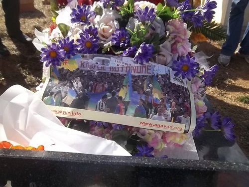 Hommage à Nour Ould Amara: Le MAK se recueille sur la tombe du défunt Hommage à Nour Ould Amara: Le MAK se recueille sur la tombe du défunt