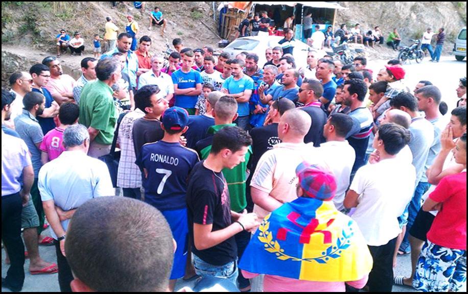 Le drapeau kabyle flotte à At-Vuɛisi : « Le temps des contestations mineurs est clos, vivement la souveraineté de la Kabylie » Le drapeau kabyle flotte à At-Vuɛisi : « Le temps des contestations mineurs est clos, vivement la souveraineté de la Kabylie »