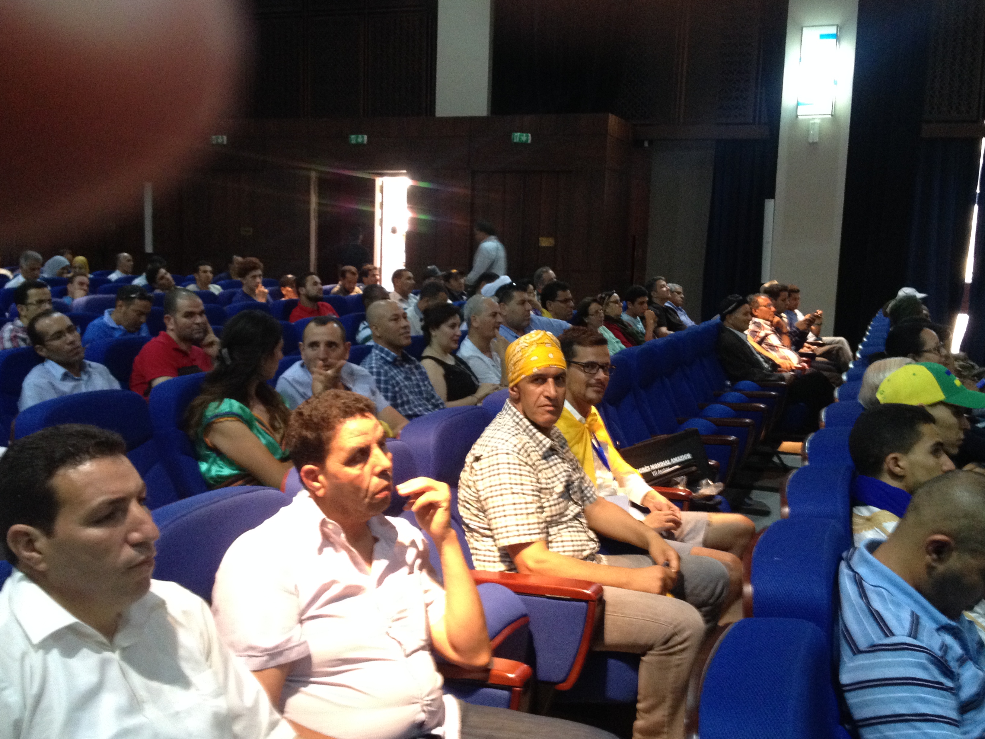 Ferhat Mehenni ovationné par les militants amazighs à la 7è session du Congrès mondial Amazigh Ferhat Mehenni ovationné par les militants amazighs à la 7è session du Congrès mondial Amazigh