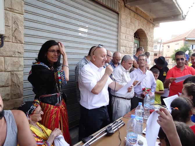 Lever du drapeau national kabyle à Ait Issad: Un événement historique Lever du drapeau national kabyle à Ait Issad: Un événement historique
