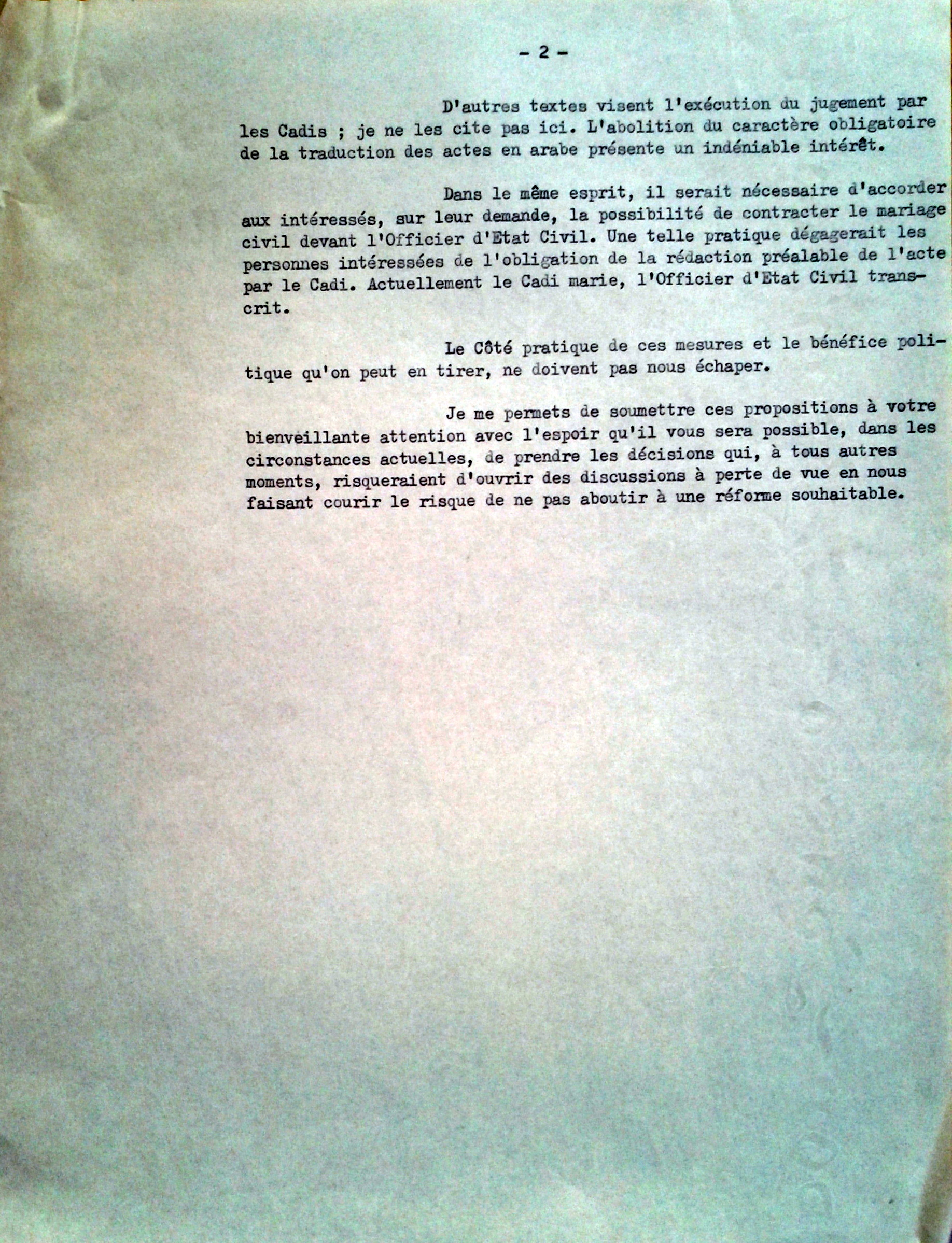 1957 : Abolition de l'obligation pour les Kabyles de traduire les grosses de jugement en arabe 1957 : Abolition de l'obligation pour les Kabyles de traduire les grosses de jugement en arabe