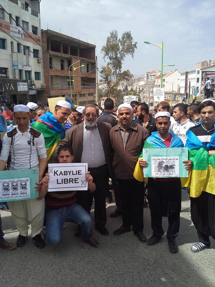 Communiqué du collectif d'avocats du Dr Fekhar et ses co-détenus: Kacem Soufghalem reprend la grève de la faim Communiqué du collectif d'avocats du Dr Fekhar et ses co-détenus: Kacem Soufghalem reprend la grève de la faim