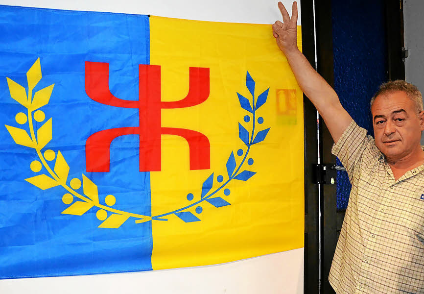 Ferhat Mehenni. « Une colombe de la paix » Ferhat Mehenni. « Une colombe de la paix »