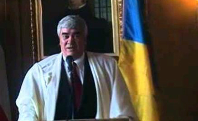 Hospitalisé à Montréal, le vice-président de l'Anavad, Lḥasen Uziyan, se porte bien Hospitalisé à Montréal, le vice-président de l'Anavad, Lḥasen Uziyan, se porte bien