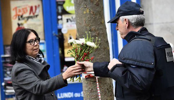 Attentats de Paris : Identités des terroristes et des victimes (Actualisé en temps réel) Attentats de Paris : Identités des terroristes et des victimes (Actualisé en temps réel)