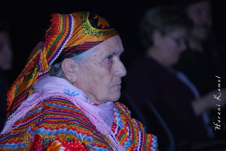 Une première à Laval ! Kabyles, autochtones Mohawk et québécois réunis dans un même spectacle coloré, festif et amical. Une première à Laval ! Kabyles, autochtones Mohawk et québécois réunis dans un même spectacle coloré, festif et amical.