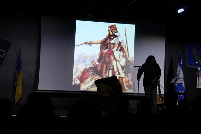 Une première à Laval ! Kabyles, autochtones Mohawk et québécois réunis dans un même spectacle coloré, festif et amical. Une première à Laval ! Kabyles, autochtones Mohawk et québécois réunis dans un même spectacle coloré, festif et amical.