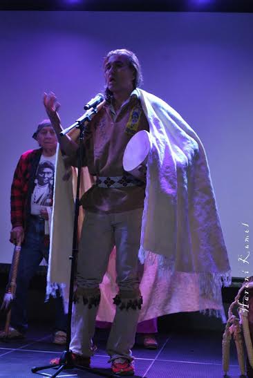 Une première à Laval ! Kabyles, autochtones Mohawk et québécois réunis dans un même spectacle coloré, festif et amical. Une première à Laval ! Kabyles, autochtones Mohawk et québécois réunis dans un même spectacle coloré, festif et amical.