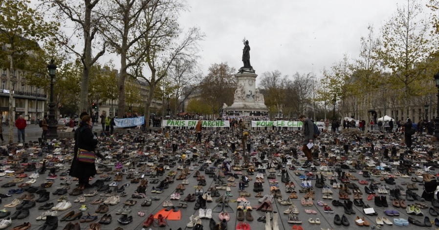 COP21 : Un rassemblement au pied de la Tour Eiffel est autorisé demain pour les citoyens...«à visage découvert» COP21 : Un rassemblement au pied de la Tour Eiffel est autorisé demain pour les citoyens...«à visage découvert»