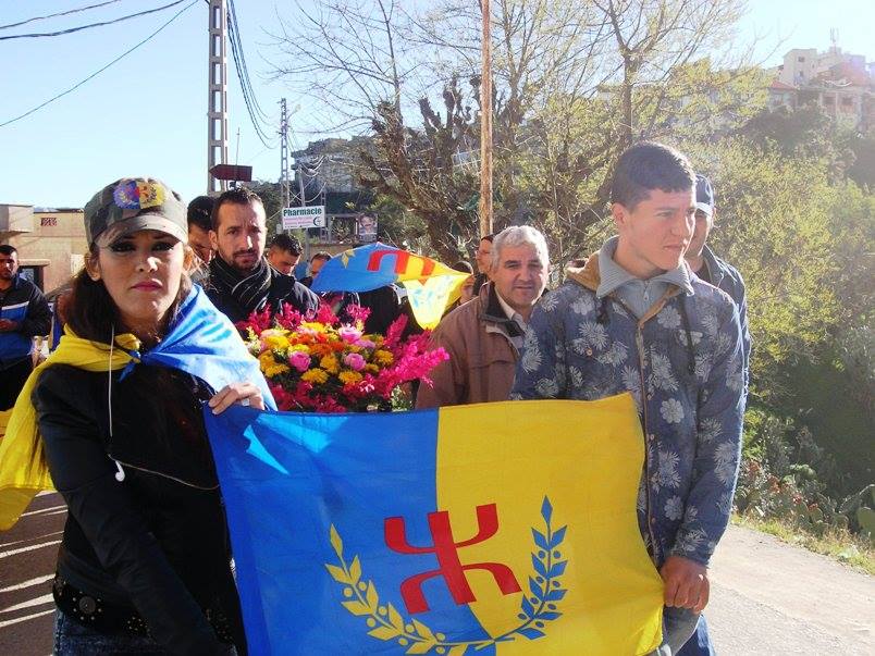 Tassaft Ougemoun : Le MAK se recueille à la mémoire de Mustapha Bacha et Brahim Izri Tassaft Ougemoun : Le MAK se recueille à la mémoire de Mustapha Bacha et Brahim Izri