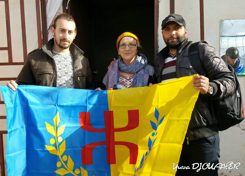 At Iraten : Le MAK se recueille à la mémoire de la grande chanteuse Kabyle Zohra (Vidéo) At Iraten : Le MAK se recueille à la mémoire de la grande chanteuse Kabyle Zohra (Vidéo)