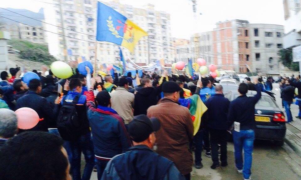 Grande mobilisation à Vgayet : le MAK occupe la capitale des Hammadites (photos) Grande mobilisation à Vgayet : le MAK occupe la capitale des Hammadites (photos)